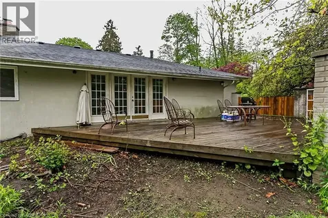 91 Ennisclare Drive East Oakville ON L6J 4N3