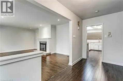 91 Ennisclare Drive East Oakville ON L6J 4N3