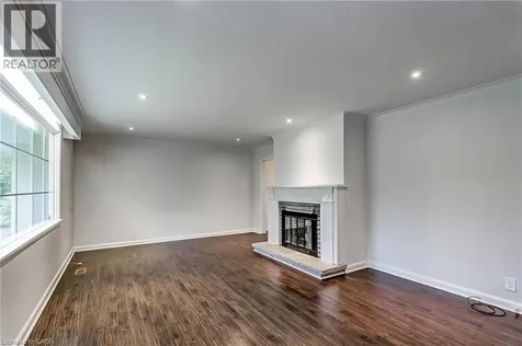 91 Ennisclare Drive East Oakville ON L6J 4N3