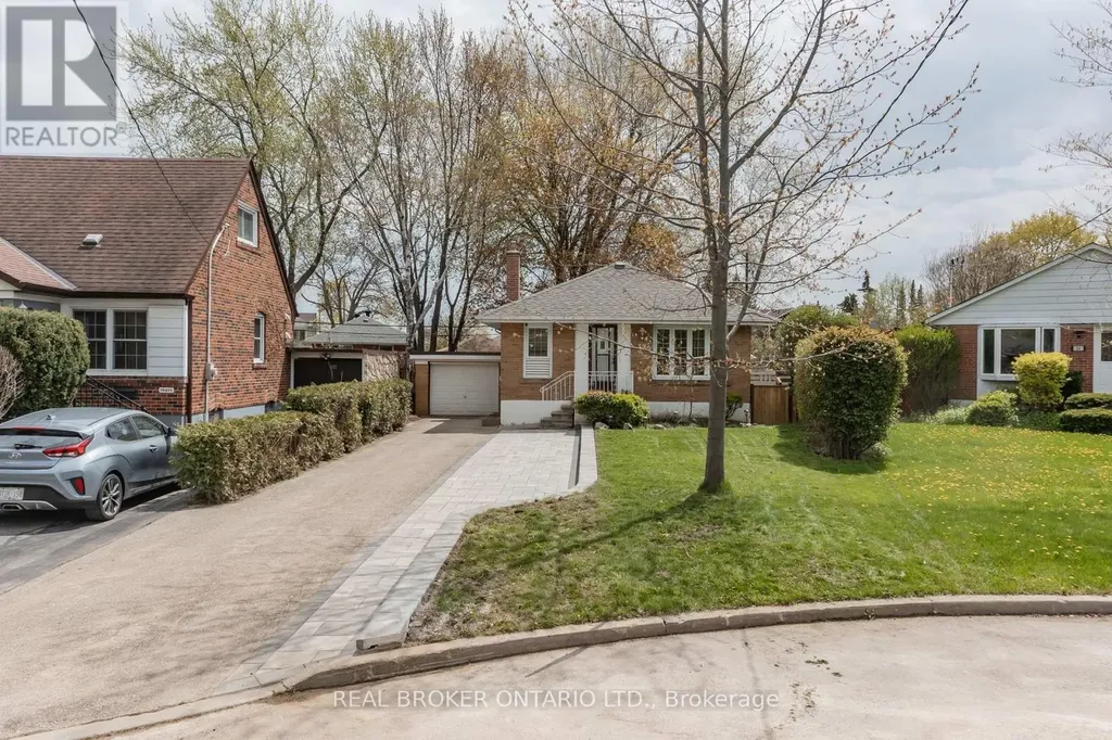 32 Christina Crescent Toronto (wexford-maryvale) ON M1R 4H6
