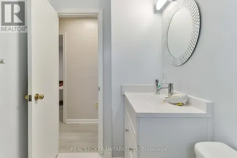 32 Christina Crescent Toronto (wexford-maryvale) ON M1R 4H6