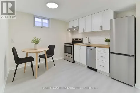 32 Christina Crescent Toronto (wexford-maryvale) ON M1R 4H6
