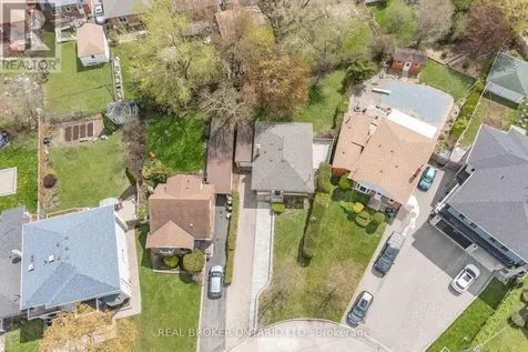 32 Christina Crescent Toronto (wexford-maryvale) ON M1R 4H6