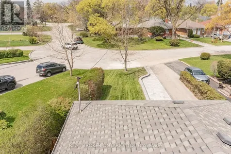 32 Christina Crescent Toronto (wexford-maryvale) ON M1R 4H6