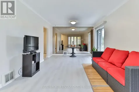 32 Christina Crescent Toronto (wexford-maryvale) ON M1R 4H6