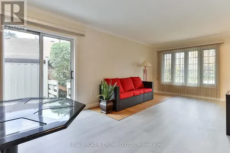 32 Christina Crescent Toronto (wexford-maryvale) ON M1R 4H6