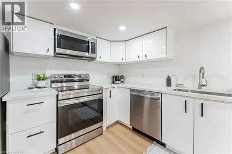 15 Barnesdale Avenue North Hamilton ON L8L 6R4
