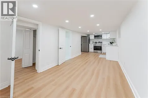 15 Barnesdale Avenue North Hamilton ON L8L 6R4