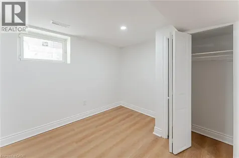 15 Barnesdale Avenue North Hamilton ON L8L 6R4