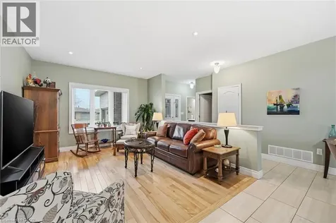 125 Margaret Avenue Stoney Creek ON L8G 3G7