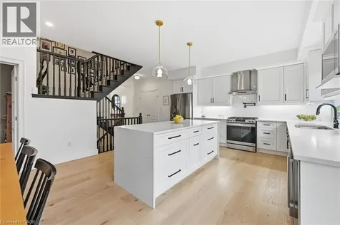 125 Margaret Avenue Stoney Creek ON L8G 3G7