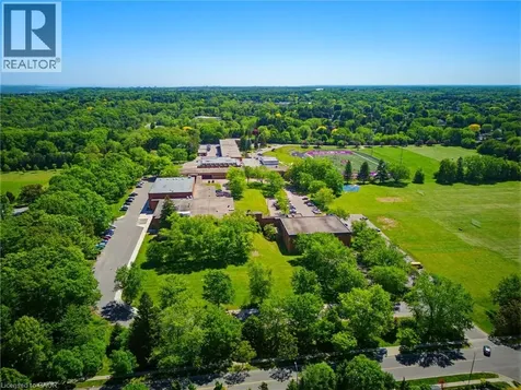 81 Valridge Drive Ancaster ON L9G 5B7