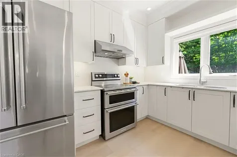 81 Valridge Drive Ancaster ON L9G 5B7