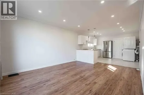 204 Glow Avenue Hamilton ON L8H 3W5
