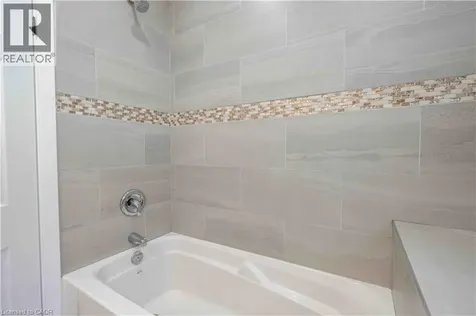 204 Glow Avenue Hamilton ON L8H 3W5