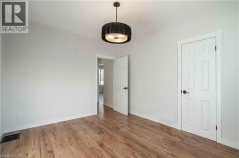 204 Glow Avenue Hamilton ON L8H 3W5