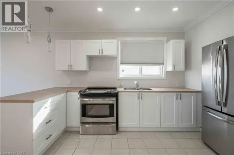 204 Glow Avenue Hamilton ON L8H 3W5