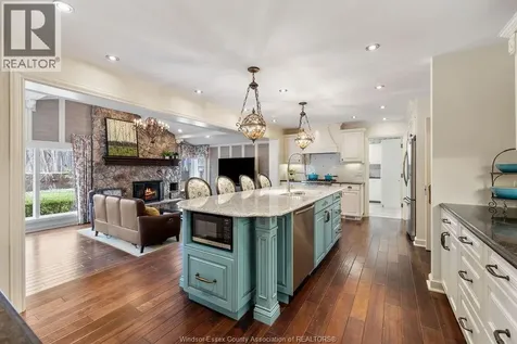 1255 Tanglewood Court Lasalle ON N9J 2K2