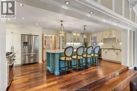 1255 Tanglewood Court Lasalle ON N9J 2K2