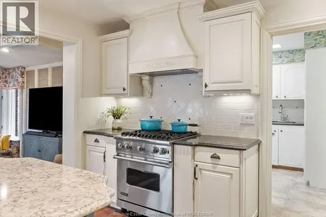 1255 Tanglewood Court Lasalle ON N9J 2K2