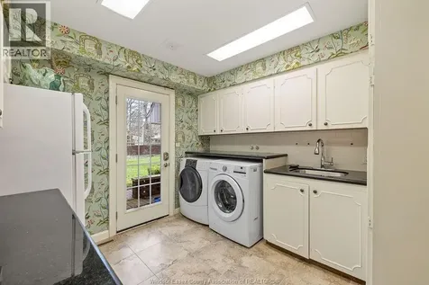 1255 Tanglewood Court Lasalle ON N9J 2K2