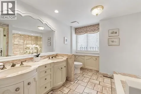1255 Tanglewood Court Lasalle ON N9J 2K2