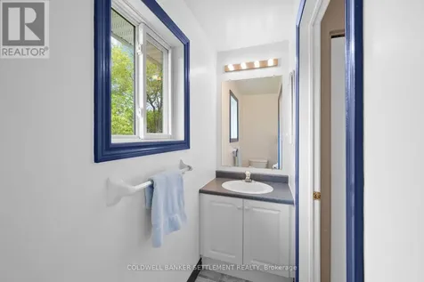 42 Berry Park Lane Rideau Lakes ON K0G 1L0