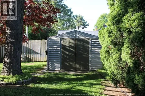 3581 Wolfe Court Windsor ON N9C 1X2