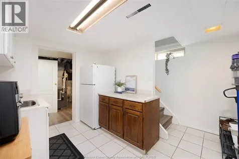 3581 Wolfe Court Windsor ON N9C 1X2