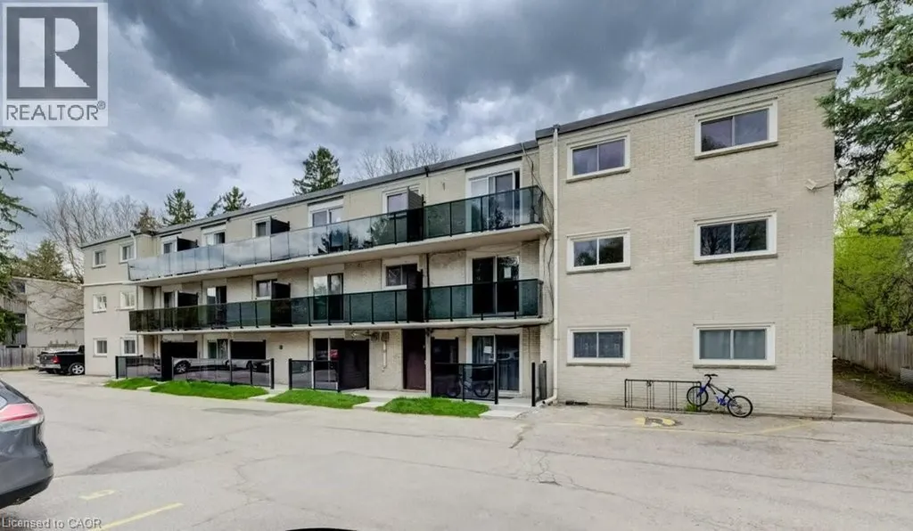 930 Eagle Street North Cambridge ON N3H 1C4
