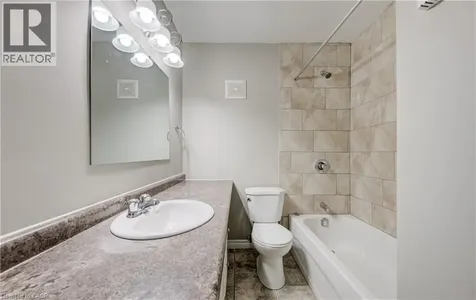 930 Eagle Street North Cambridge ON N3H 1C4