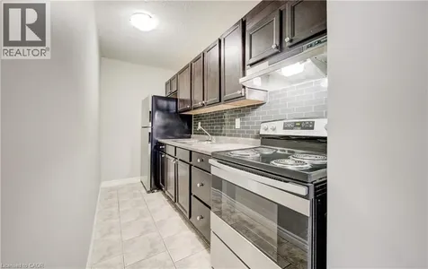 930 Eagle Street North Cambridge ON N3H 1C4