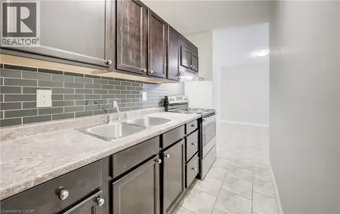 930 Eagle Street North Cambridge ON N3H 1C4