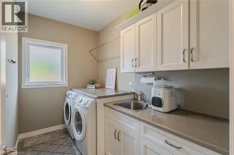 15 Winterberry Lane Waterford ON N0E 1Y0