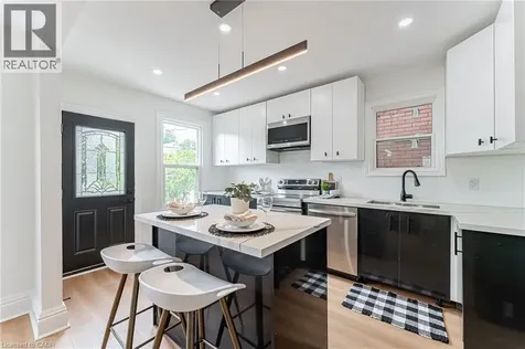 15 Barnesdale Avenue North Hamilton ON L8L 6R4