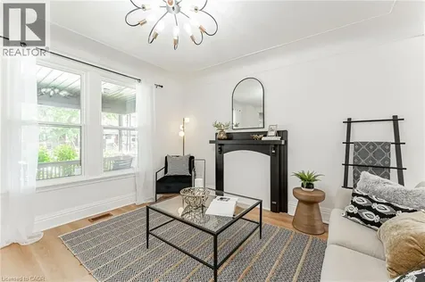 15 Barnesdale Avenue North Hamilton ON L8L 6R4