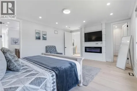 455 Samford Place Oakville ON L6L 4E7