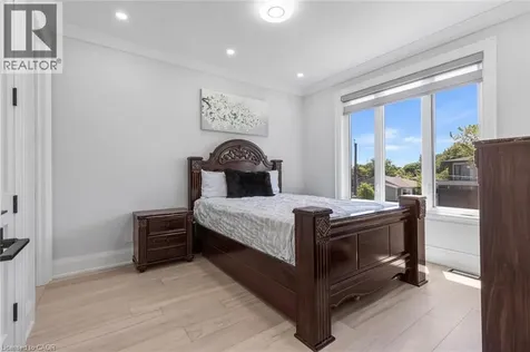 455 Samford Place Oakville ON L6L 4E7