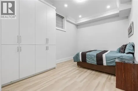 455 Samford Place Oakville ON L6L 4E7