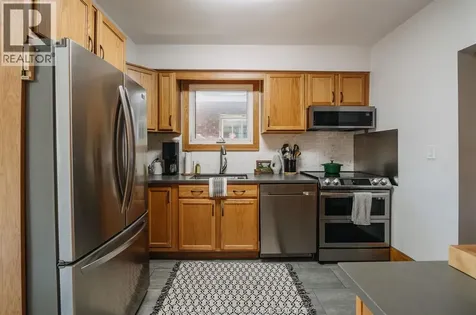 1249 Moy Avenue Windsor ON N8X 4S4