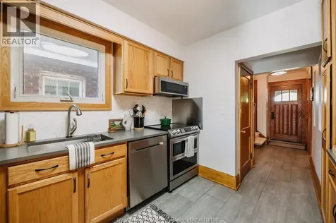 1249 Moy Avenue Windsor ON N8X 4S4