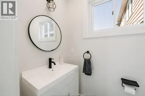 1249 Moy Avenue Windsor ON N8X 4S4
