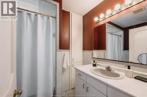 1249 Moy Avenue Windsor ON N8X 4S4