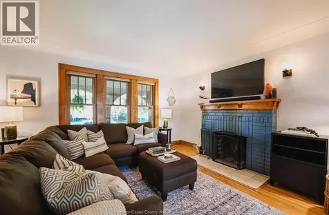 1249 Moy Avenue Windsor ON N8X 4S4