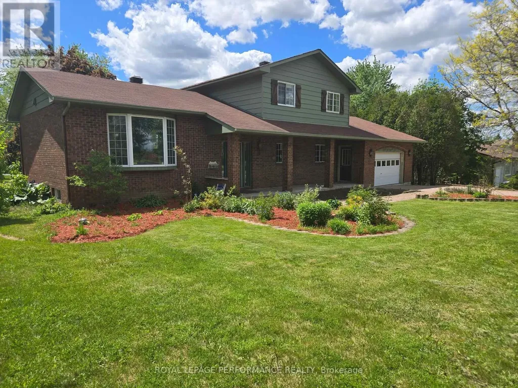 3494 Marydale Avenue South Stormont ON K6K 1N9