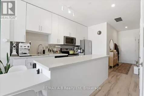 690 King Street West Kitchener ON N2G 0B9