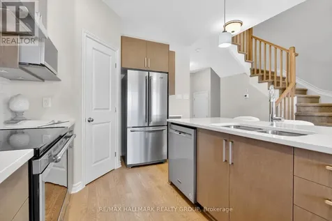737 Maverick Crescent Ottawa ON K2S 2X1