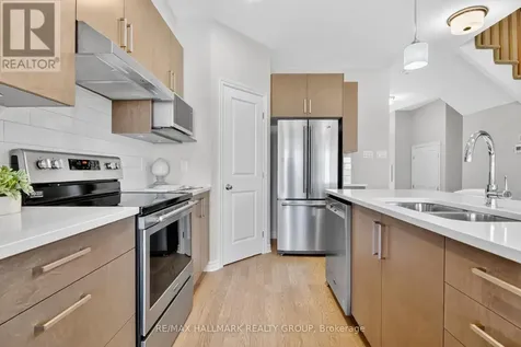 737 Maverick Crescent Ottawa ON K2S 2X1