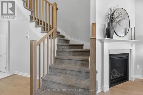 737 Maverick Crescent Ottawa ON K2S 2X1