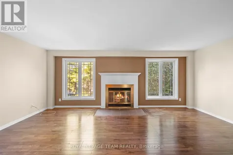 8 Mannington Court Ottawa ON K2J 4A1